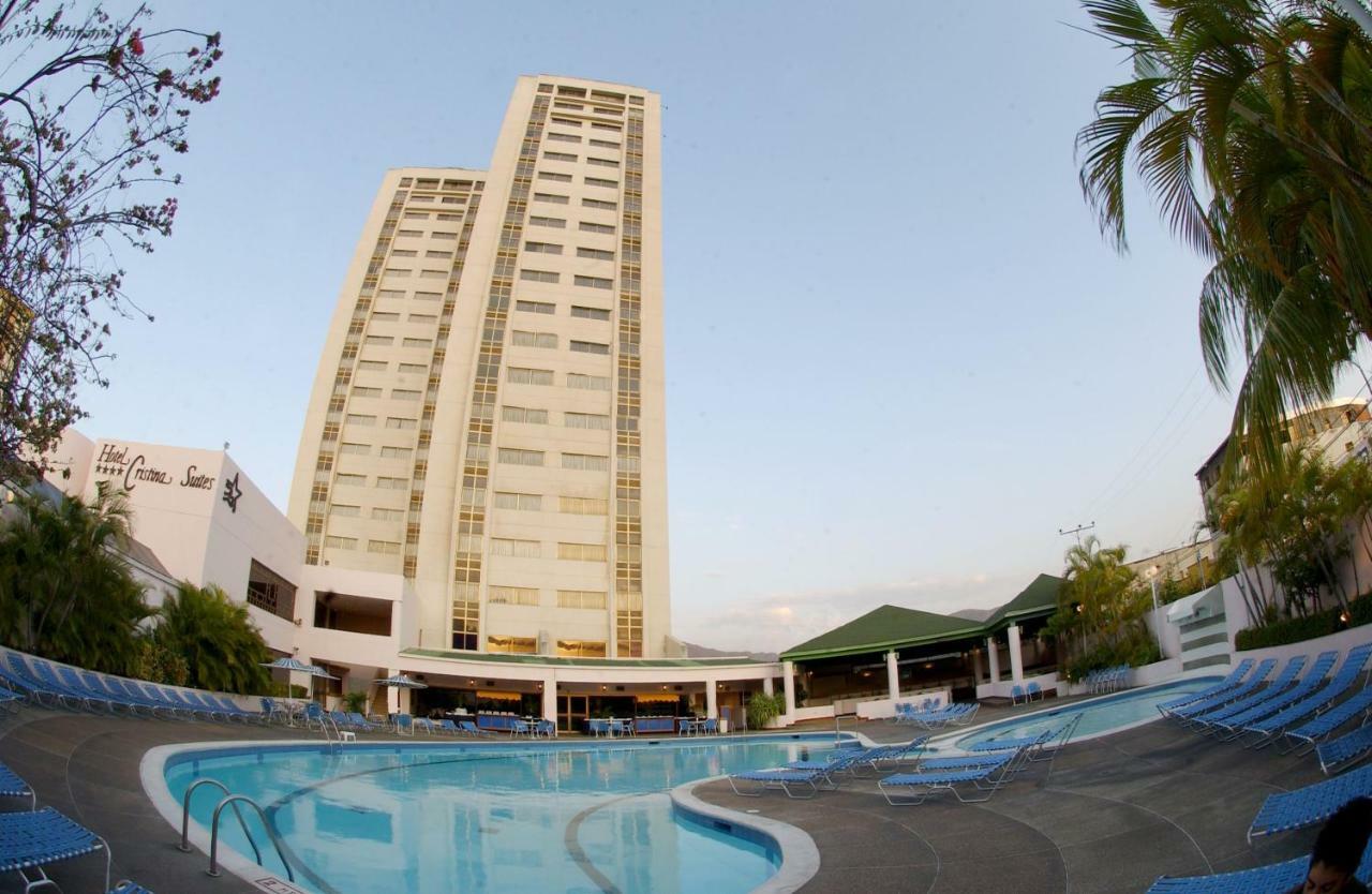 Hotel Cristina Suites Puerto La Cruz Exterior foto